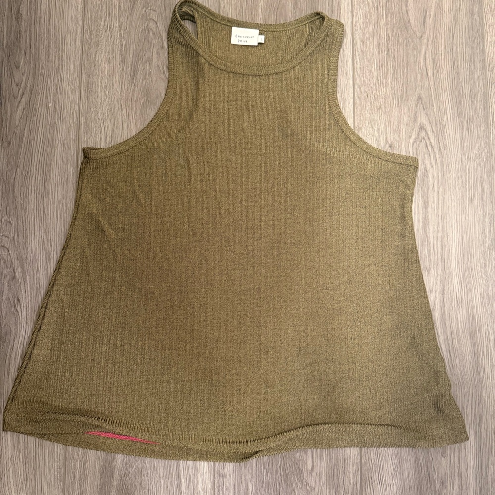 ⭐️ Olive Green Sleeveless Tank Top